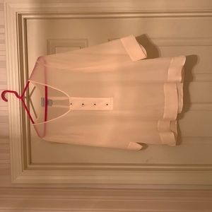 Beautiful pale pink Soft Surroundings tunic with 4 buttons in front!